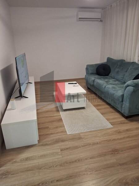 1 Decembrie- Nicolae Teclu- Apartament cu 2 camere-cu centrala+ loc de parcare