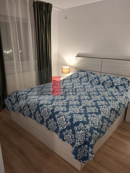 1 Decembrie, Nicolae Teclu, apartament cu doua camere cu centrala+loc de parcare.